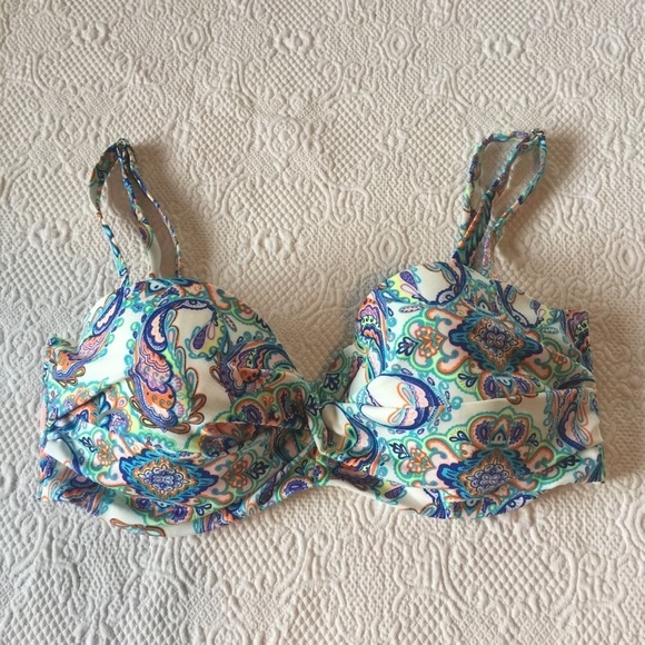 H&M’s bathing suit top - Picture 5 of 5